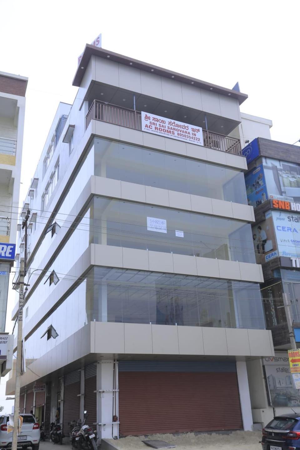 Sri Sai Sarovara In Bangalore Exterior photo
